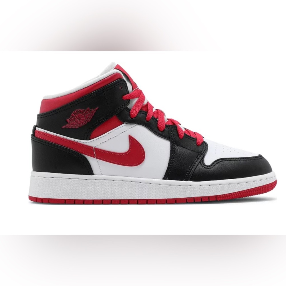 Big kids Jordan 1 Mid Very Berry (GS) - Picture 1 of 9